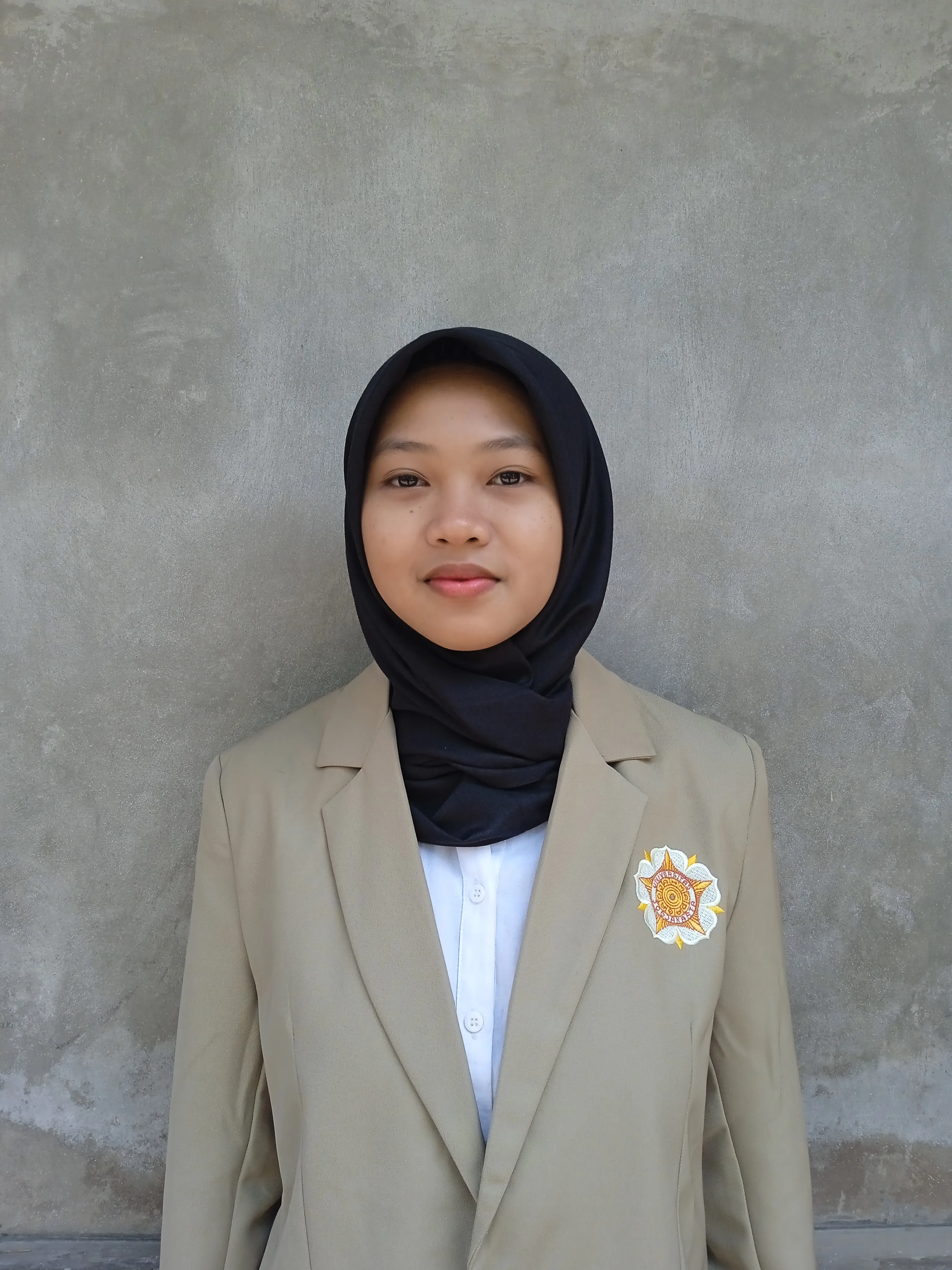 Esmiyati Photo